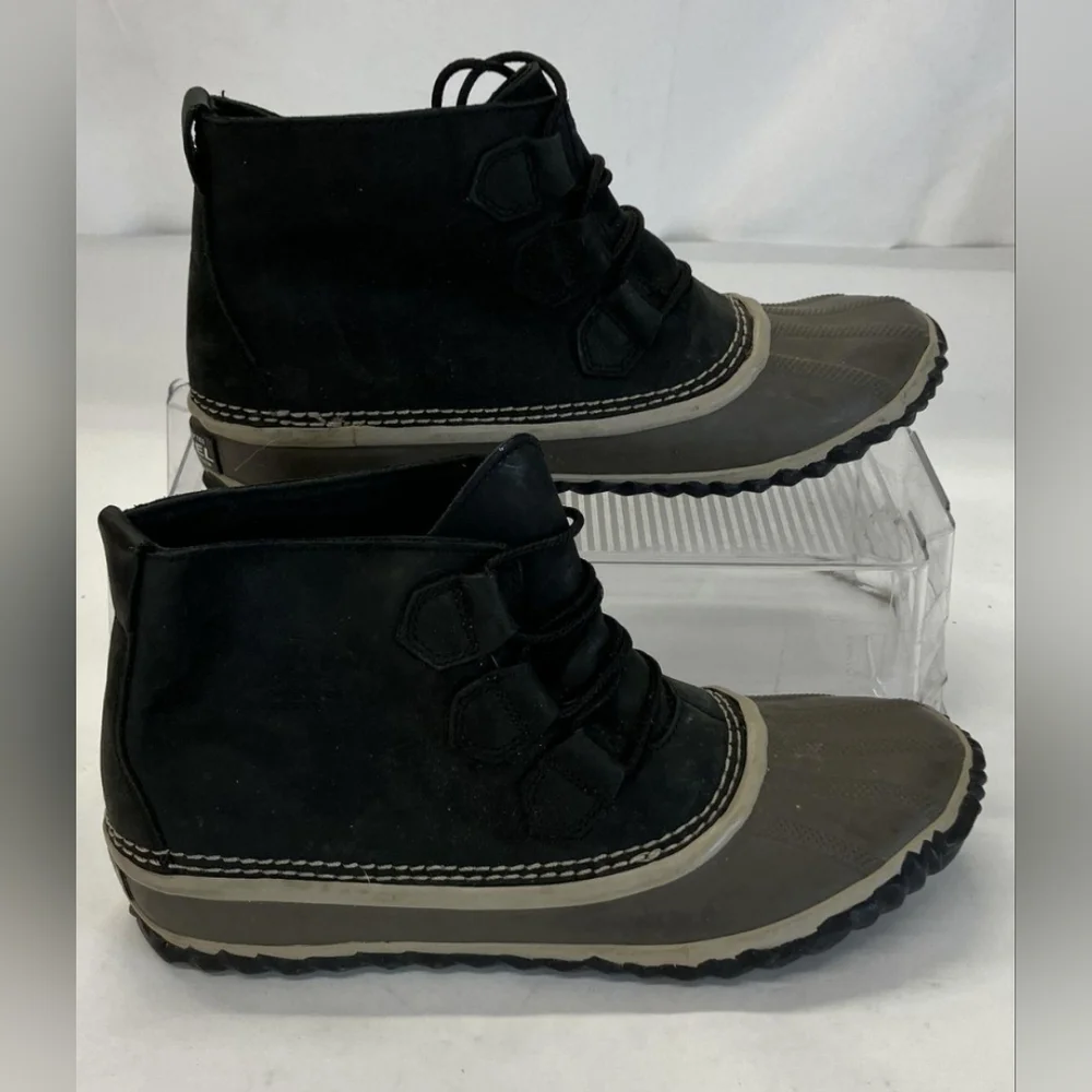 Sorel Women's Out N About Ankle-High Leather Rain Boots Size 9.5